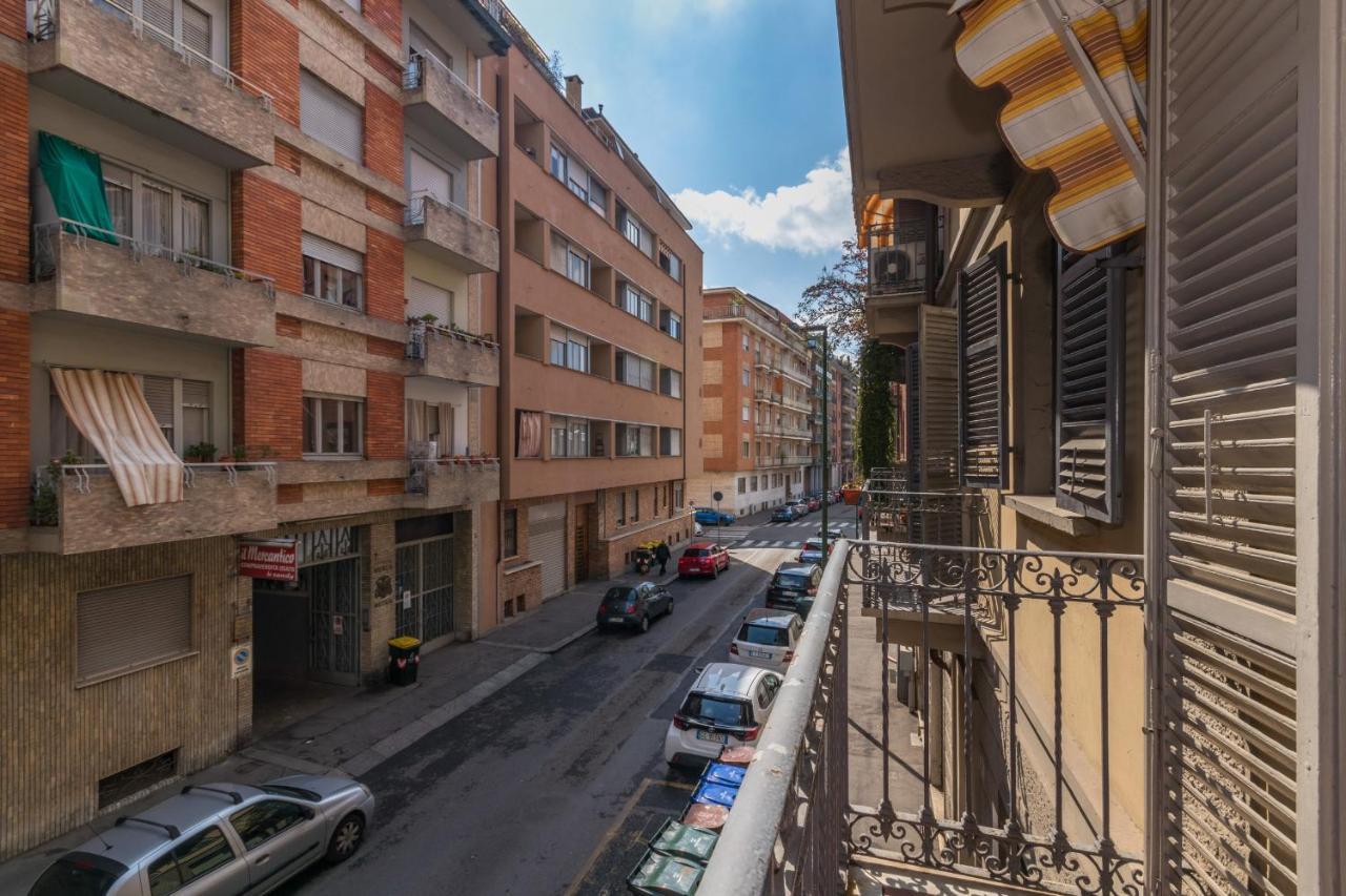 Appartamento In Piazza Adriano In Zona Cenisia トリノ エクステリア 写真